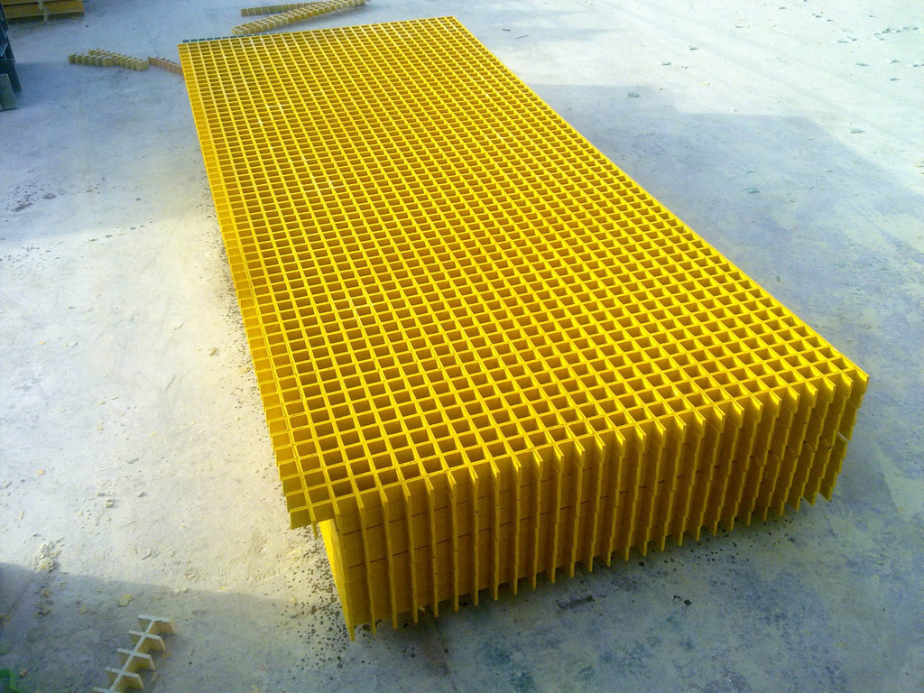 玻璃钢格栅表面不平整的原因有哪些？-玻璃钢格栅,玻璃钢格栅厂家,玻璃钢护栏,玻璃钢盖板